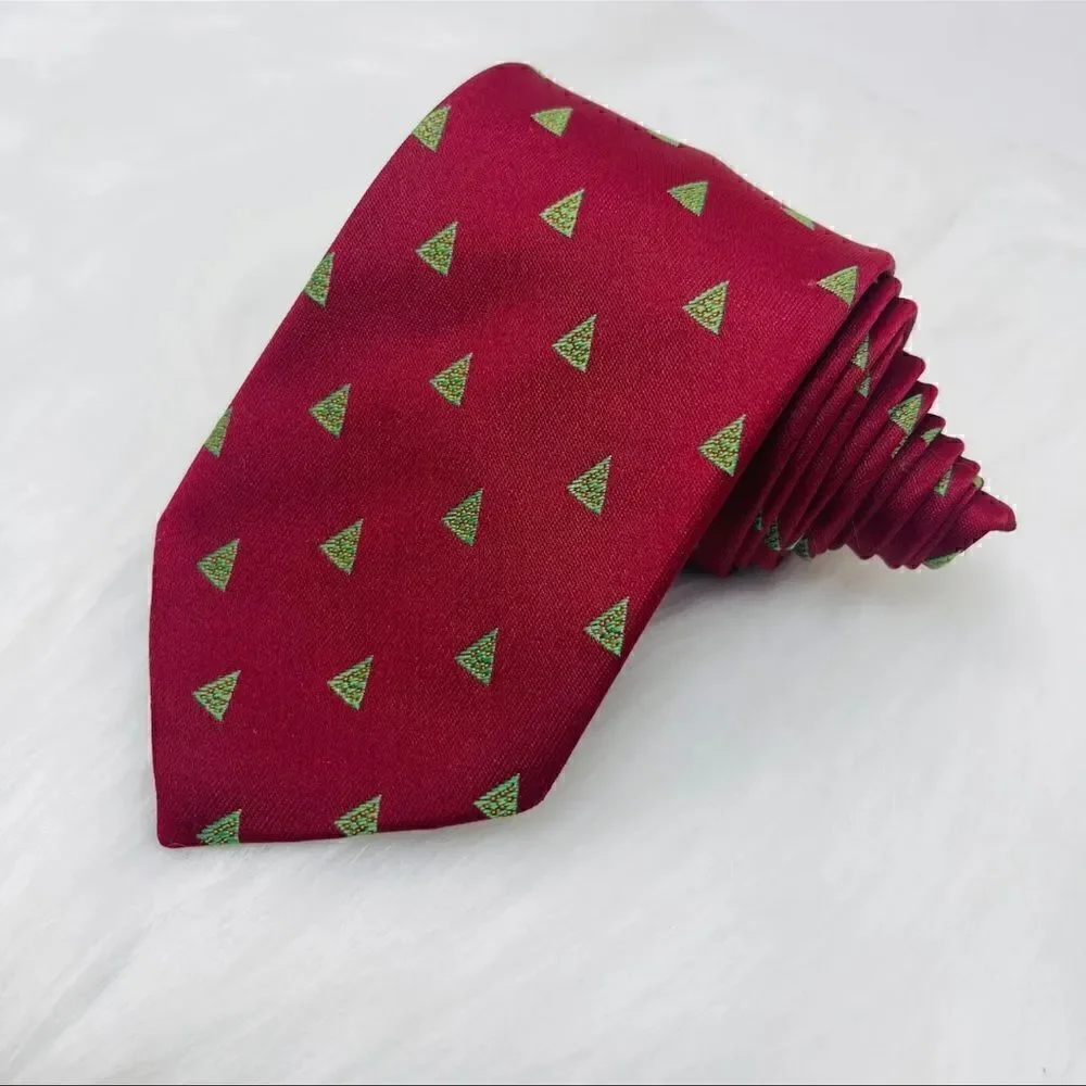 Avon Vintage 1985 Men's Holiday Maroon Necktie with Christmas Tree Print Tie